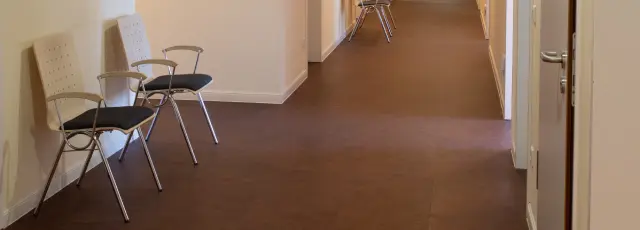 Breiter Flur in der Praxis
